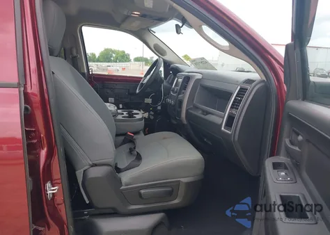 2018 Ram 1500 Express 4X2 5'7 Box z USA, uszkodzony, nr VIN 3C6RR6KGXJG234449